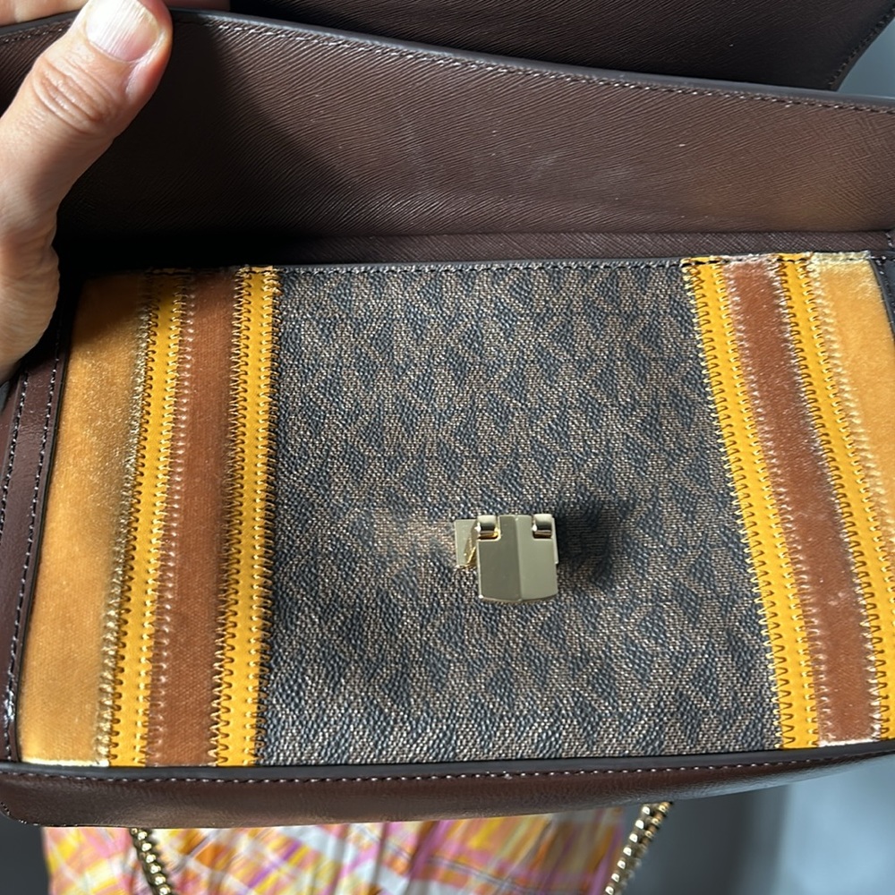 Michael Kors Kinsley Medium shoulder Flap Crossbody Marigold multi Color. EUC - Picture 12 of 16